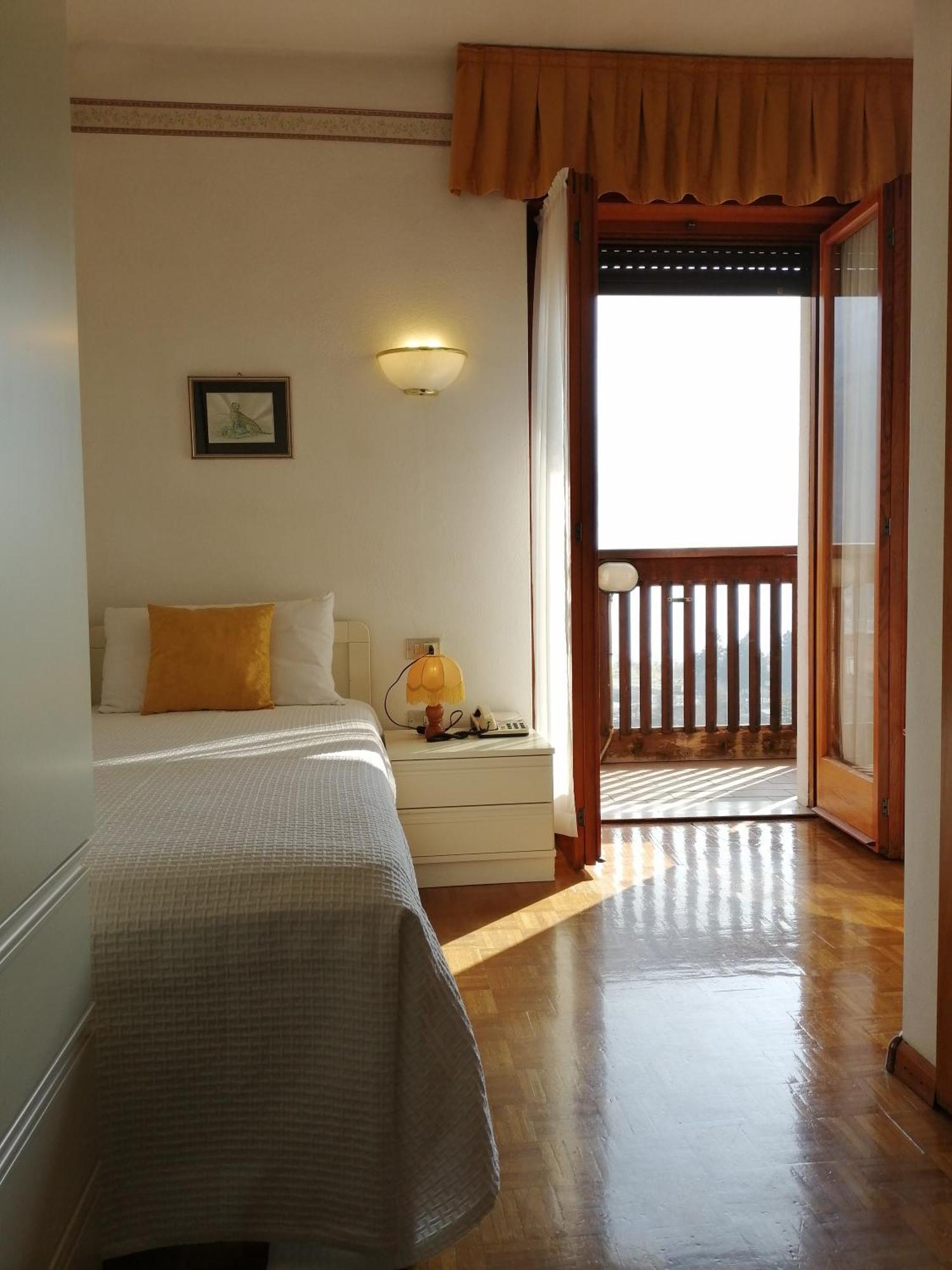 Albergo Stella Alpina Molveno Zewnętrze zdjęcie